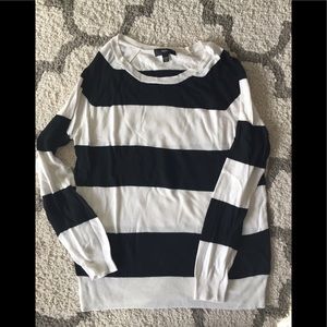 Ladies light weight sweater